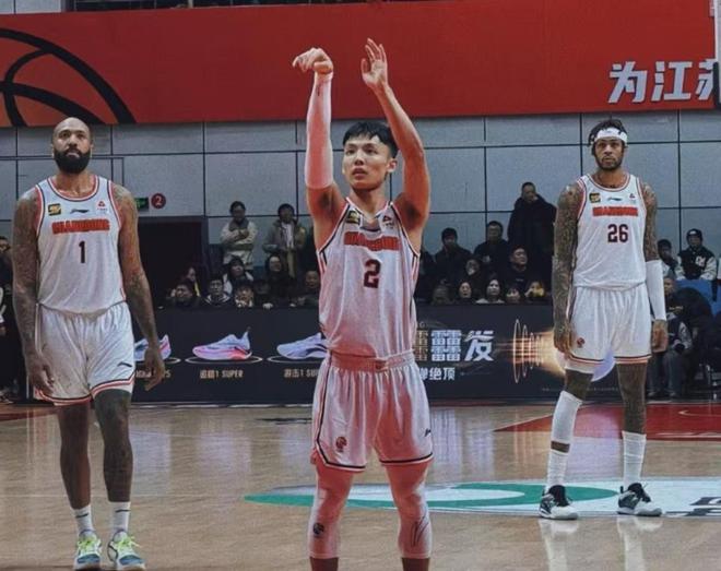 三巨头无疑一奇兵突然的爆发成最大的助力冰球突破爆百万大奖广东九连胜最大功臣是(图3)